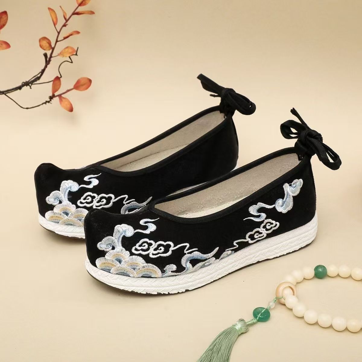 Sewing Garment - Woman Big Size Embroidered Hanfu Shoes